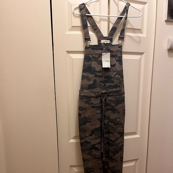 Camo Overalls NWT- Comfy Material (like sweats) SM - Picture 1 of 5